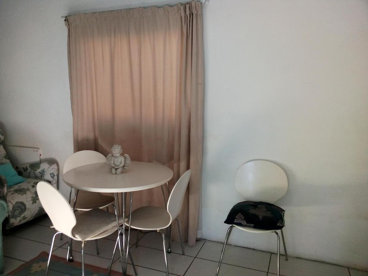 36 Df Strauss Street Apartment Kleinmond Exterior photo