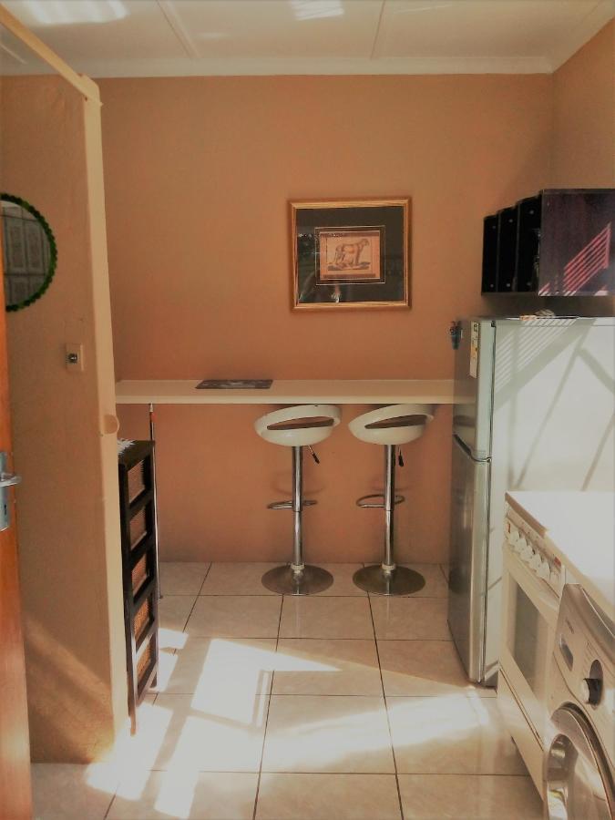 36 Df Strauss Street Apartment Kleinmond Exterior photo